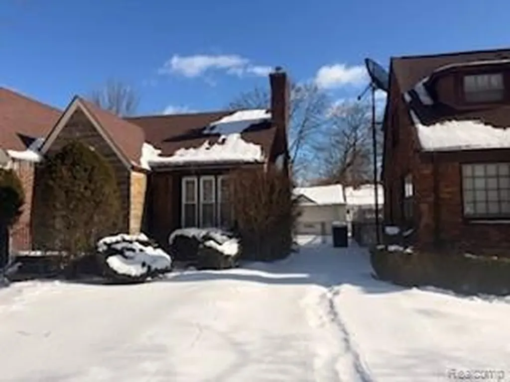 14882 E Piedmont Street Detroit City MI 48223