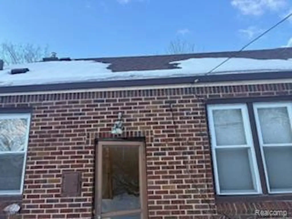 14882 E Piedmont Street Detroit City MI 48223