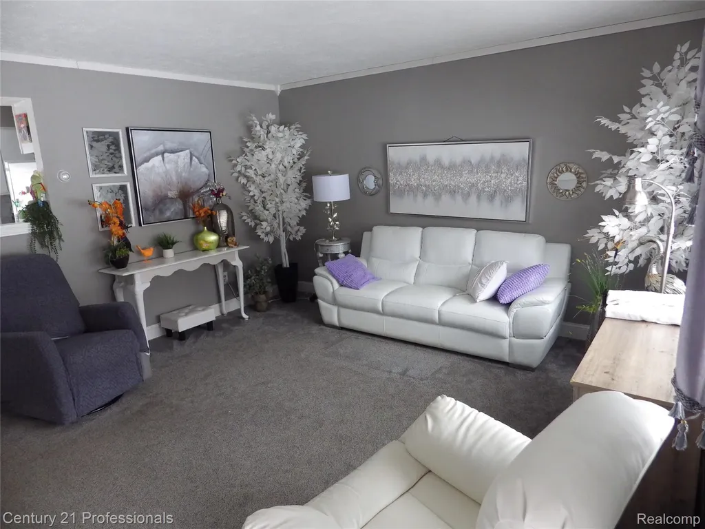 1137 Reads Run Long Lake Township MI 49685