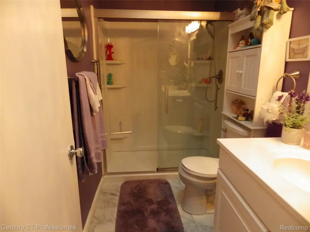 1137 Reads Run Long Lake Township MI 49685