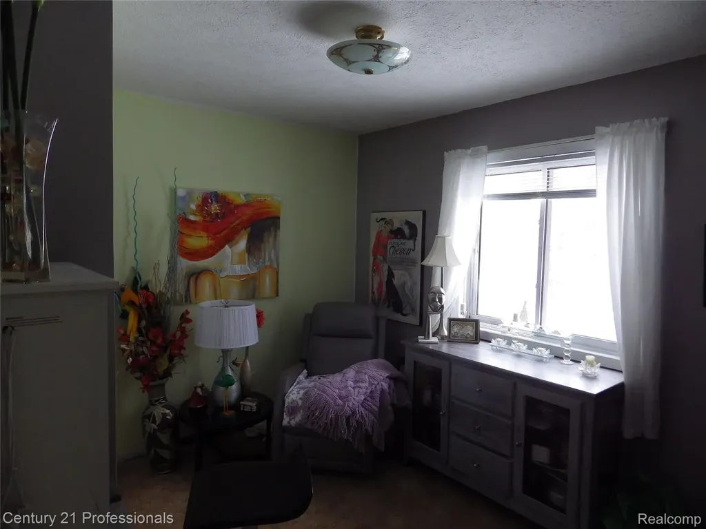1137 Reads Run Long Lake Township MI 49685
