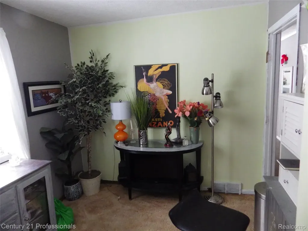1137 Reads Run Long Lake Township MI 49685