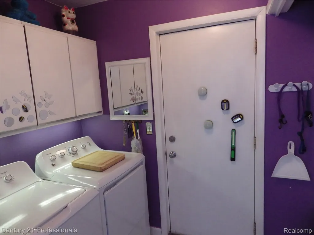 1137 Reads Run Long Lake Township MI 49685