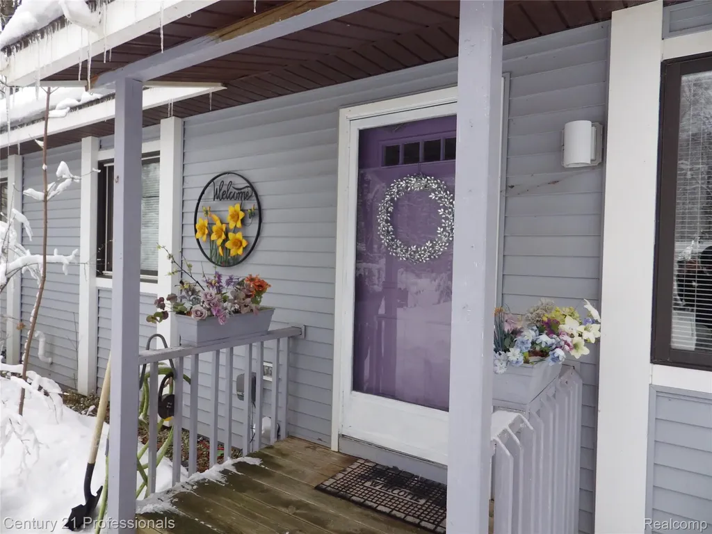 1137 Reads Run Long Lake Township MI 49685