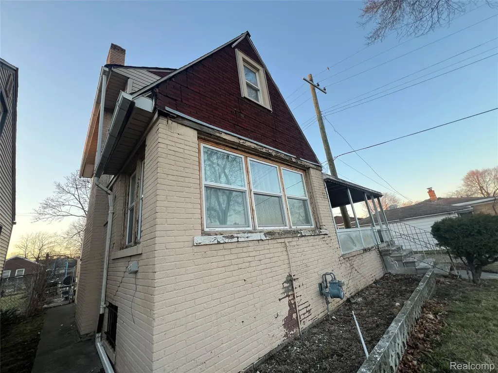 2126 S Deacon Street Detroit City MI 48217