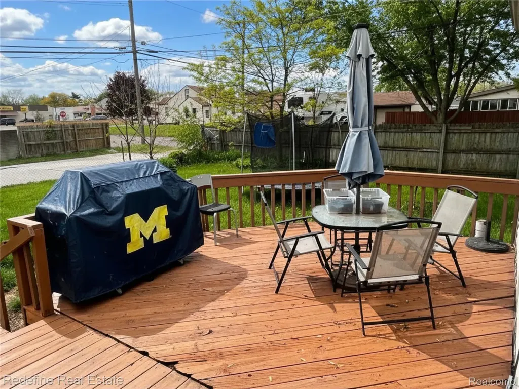 1517 Lillian Street Westland City MI 48186