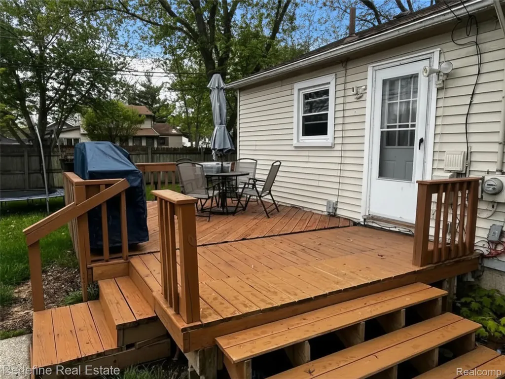 1517 Lillian Street Westland City MI 48186
