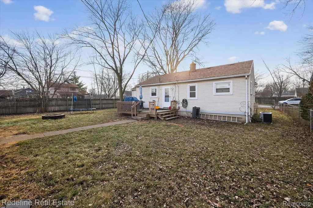 1517 Lillian Street Westland City MI 48186