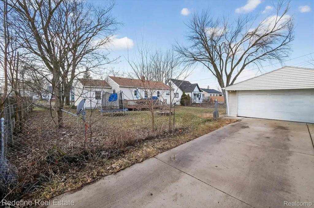 1517 Lillian Street Westland City MI 48186