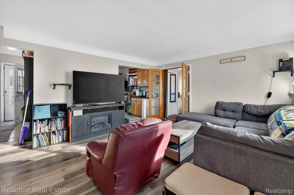 1517 Lillian Street Westland City MI 48186