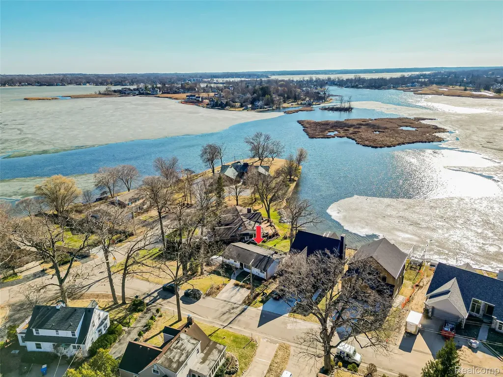 2918 Woodbine Drive Waterford Charter Township MI 48328