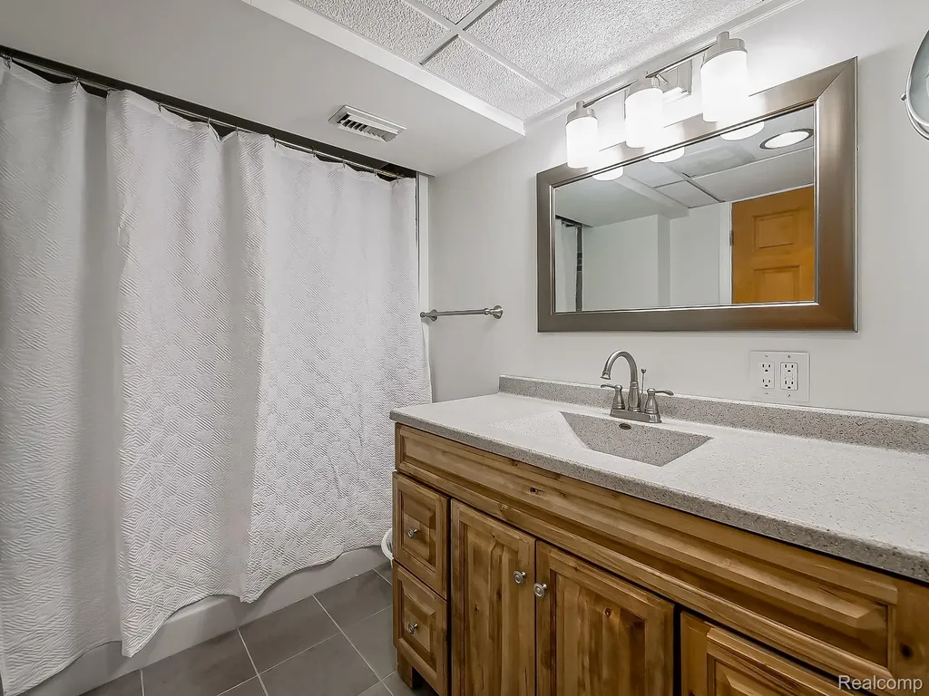 2918 Woodbine Drive Waterford Charter Township MI 48328