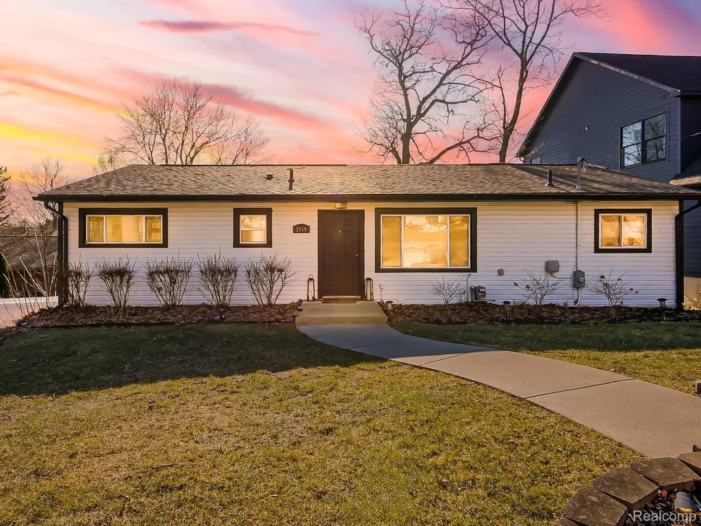 2918 Woodbine Drive Waterford Charter Township MI 48328