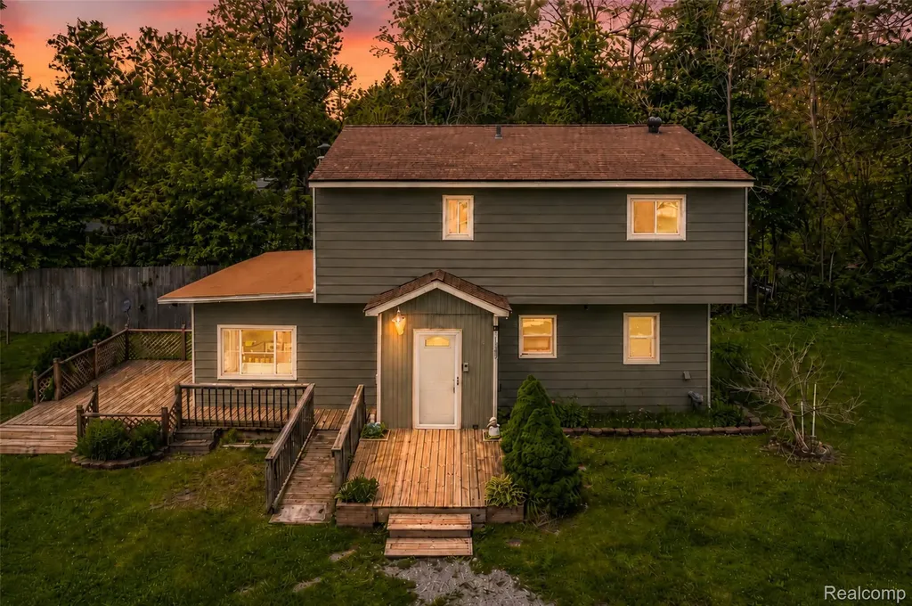 11388 Sunset Boulevard Putnam Township MI 48169