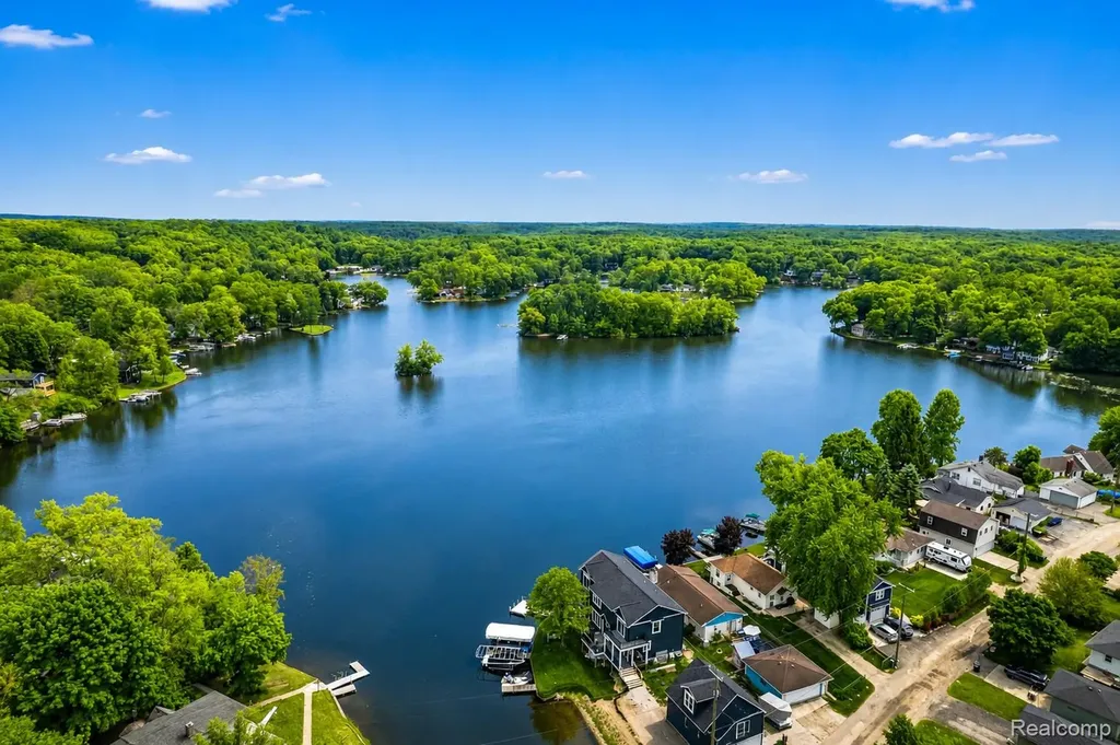 11388 Sunset Boulevard Putnam Township MI 48169