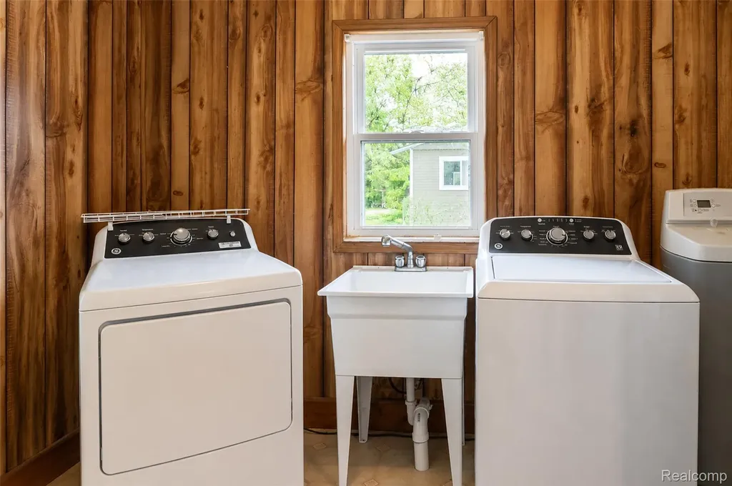 11388 Sunset Boulevard Putnam Township MI 48169