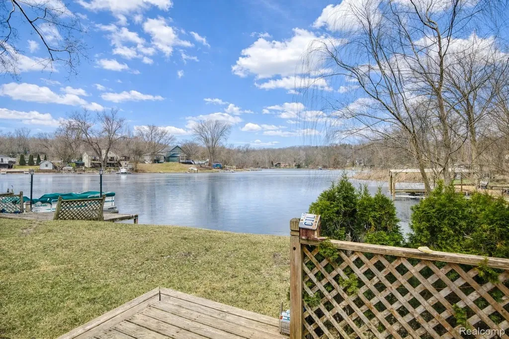 11388 Sunset Boulevard Putnam Township MI 48169