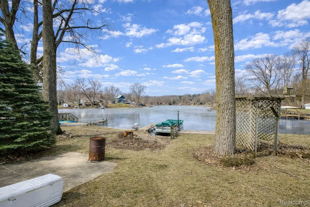 11388 Sunset Boulevard Putnam Township MI 48169