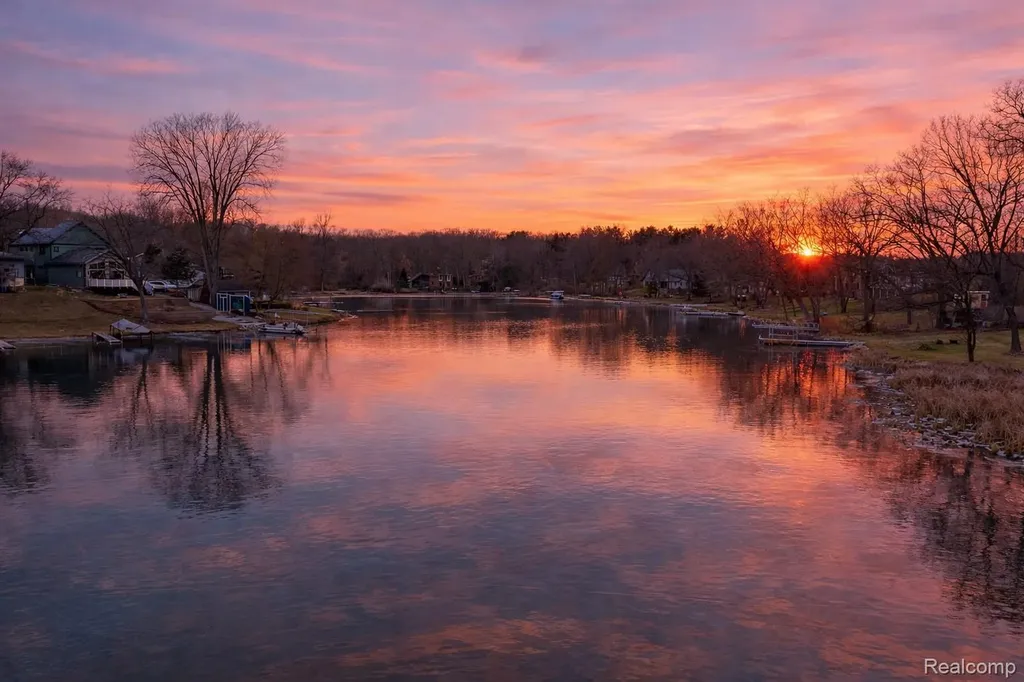 11388 Sunset Boulevard Putnam Township MI 48169