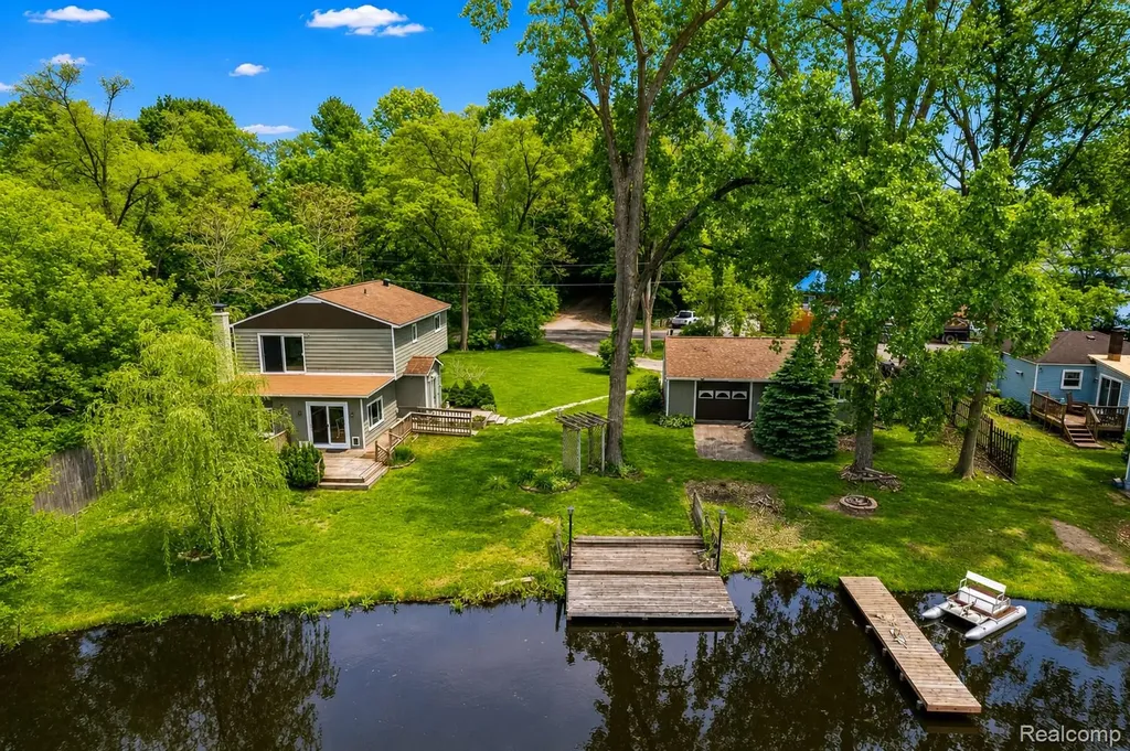 11388 Sunset Boulevard Putnam Township MI 48169