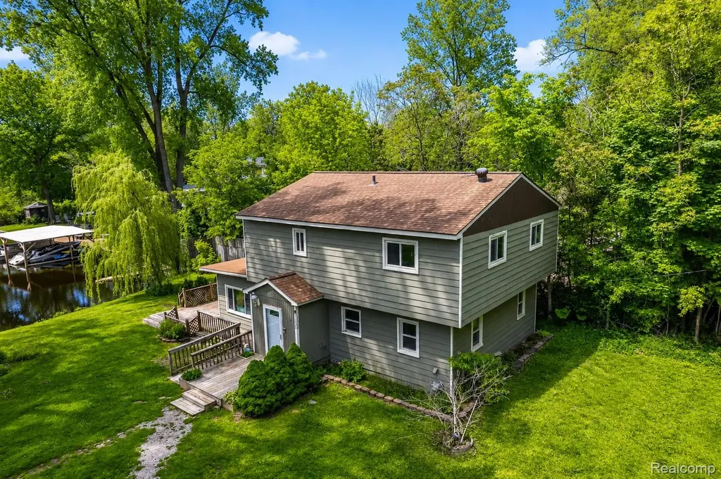 11388 Sunset Boulevard Putnam Township MI 48169