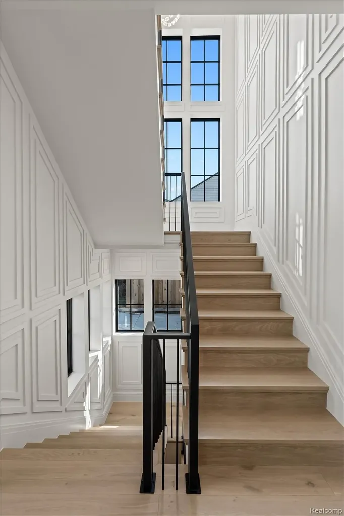 1622 Stanley Boulevard Birmingham City MI 48009