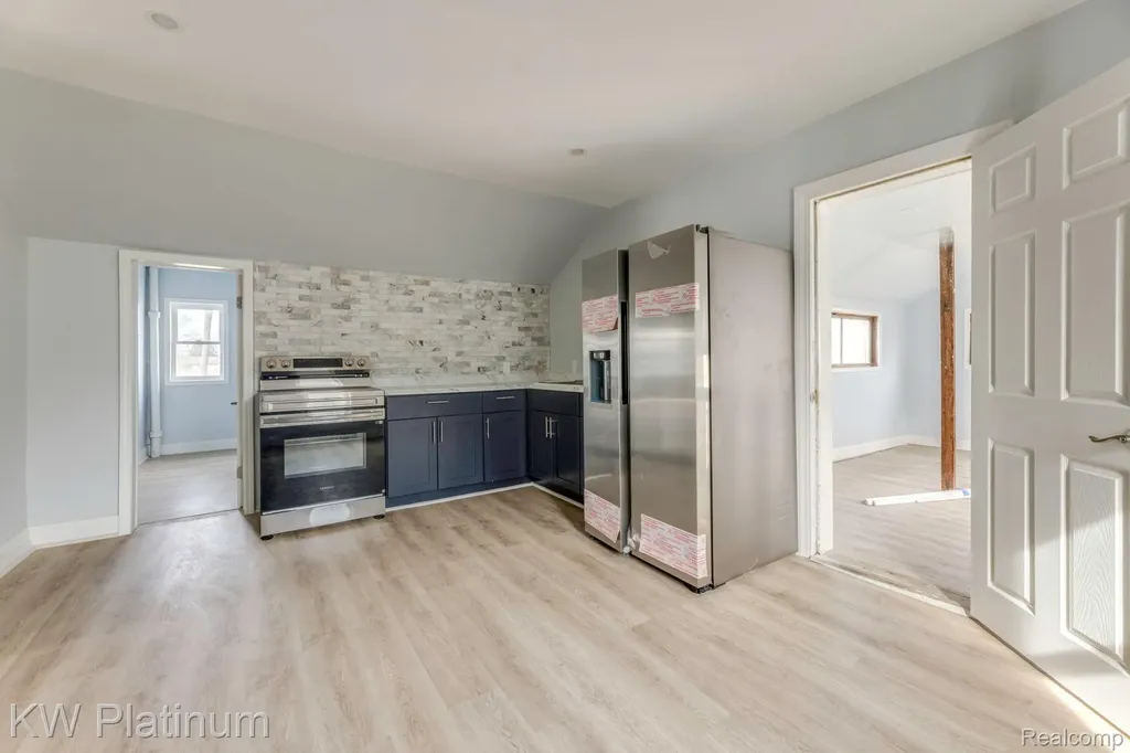 2819 Ravenswood Road Port Huron City MI 48060