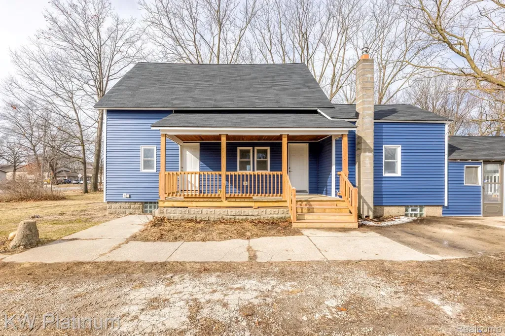 2819 Ravenswood Road Port Huron City MI 48060