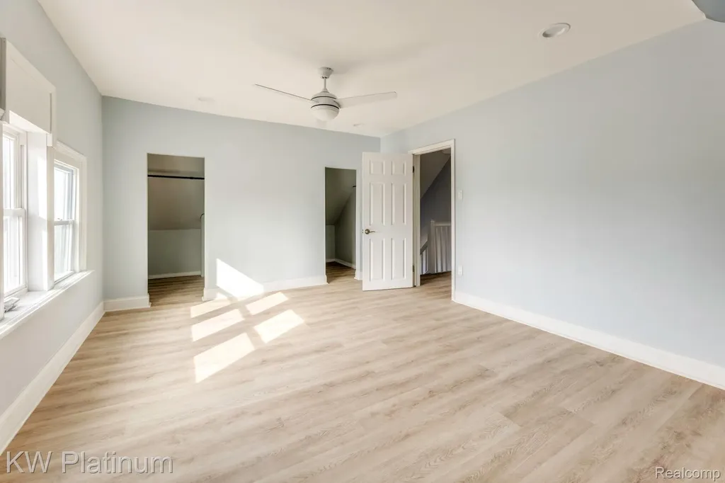 2819 Ravenswood Road Port Huron City MI 48060