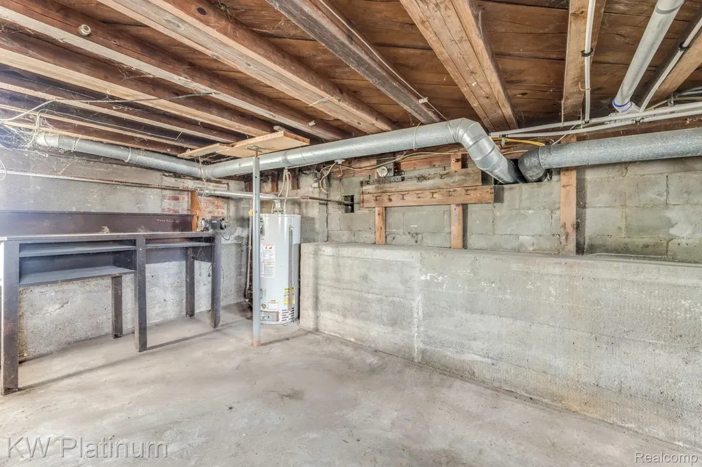 2819 Ravenswood Road Port Huron City MI 48060