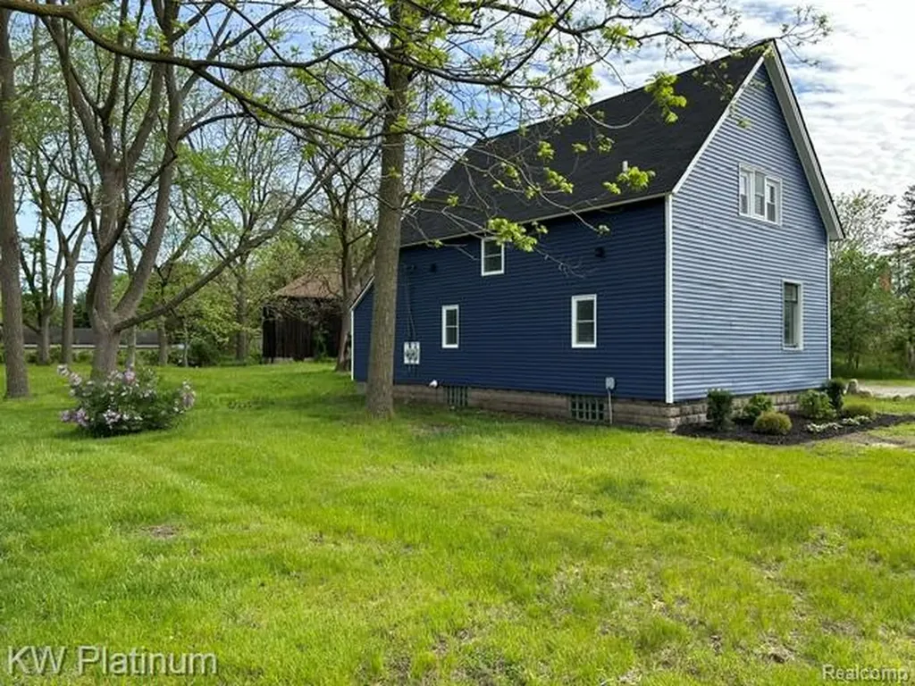 2819 Ravenswood Road Port Huron City MI 48060