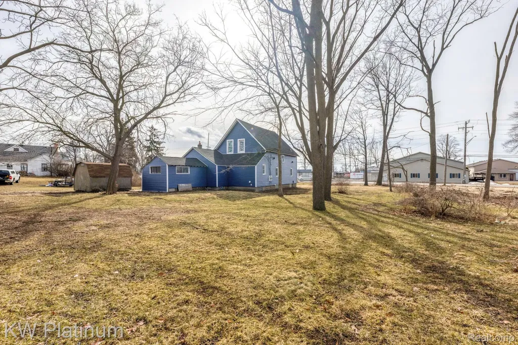 2819 Ravenswood Road Port Huron City MI 48060