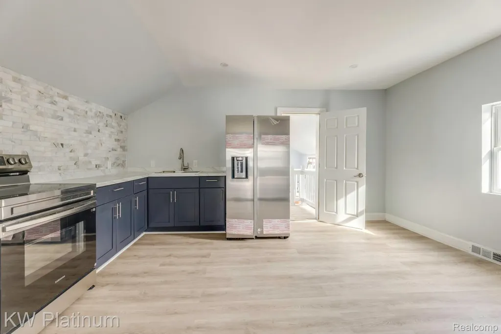 2819 Ravenswood Road Port Huron City MI 48060