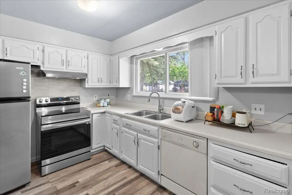 6422 Lerner Way Lansing City MI 48911