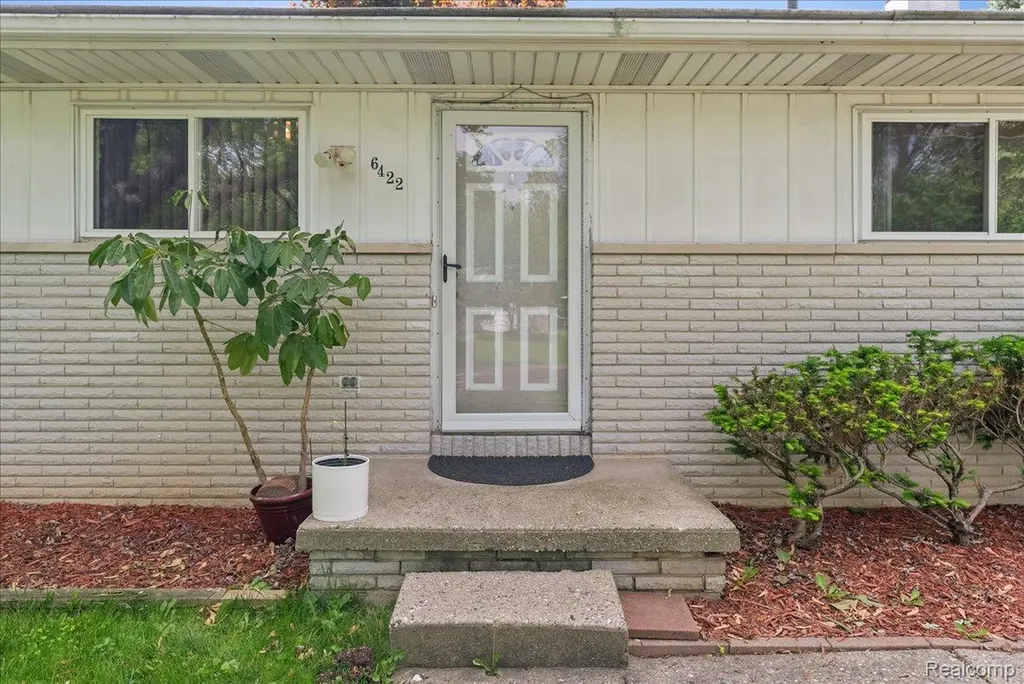 6422 Lerner Way Lansing City MI 48911