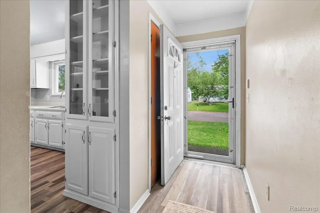 6422 Lerner Way Lansing City MI 48911