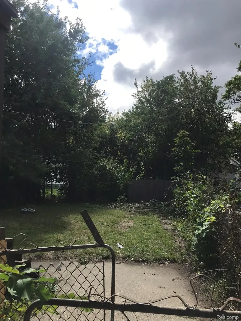 7137 Tuxedo Street Detroit City MI 48204