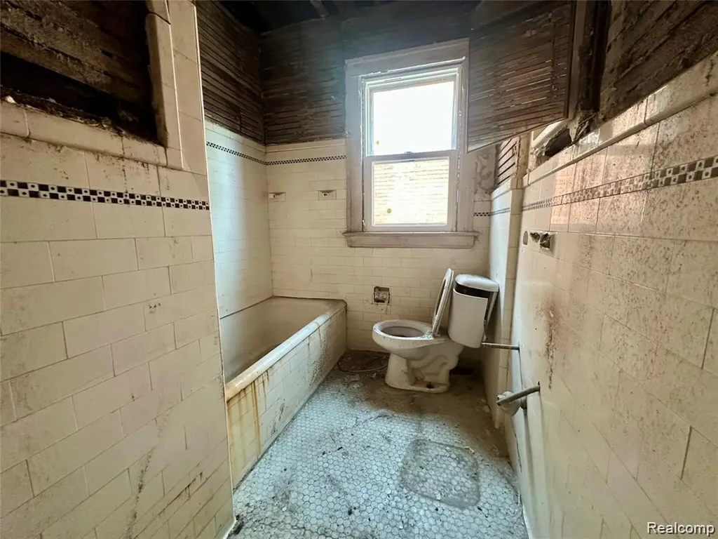 13194 Monica Street Detroit City MI 48238