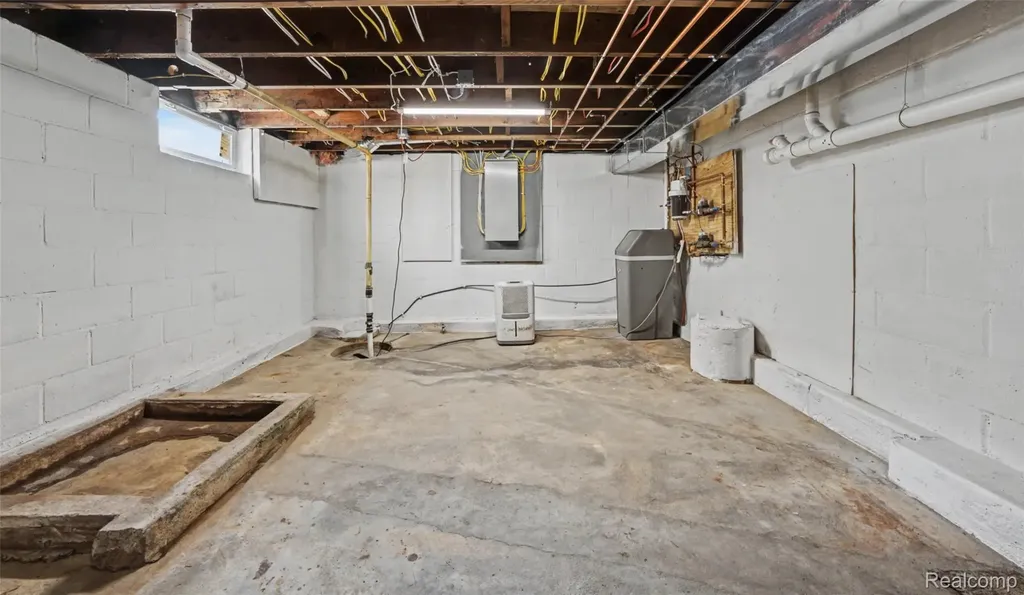15087 N Holly Road Holly Village MI 48442