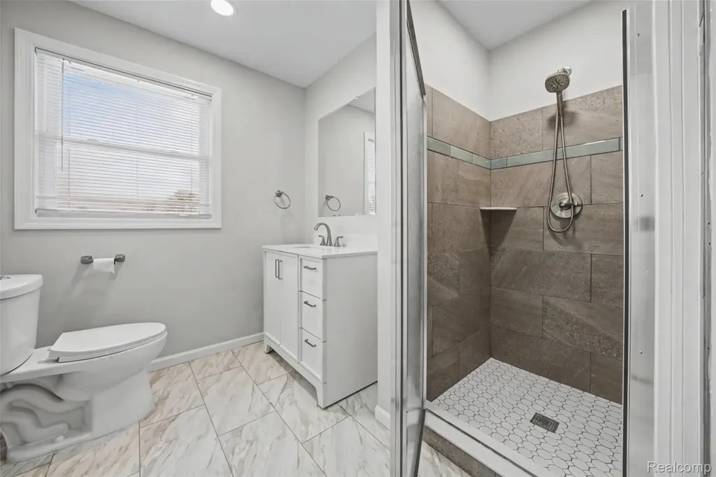15087 N Holly Road Holly Village MI 48442