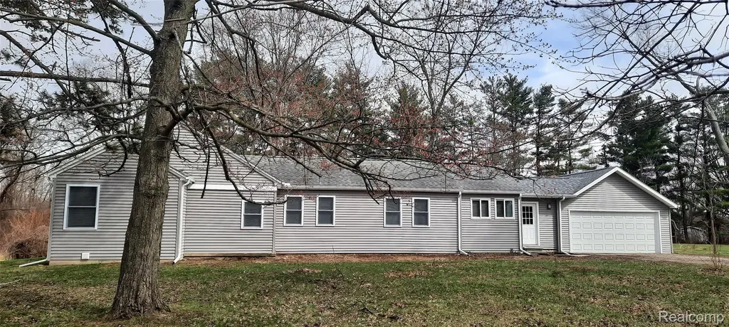 15087 N Holly Road Holly Village MI 48442