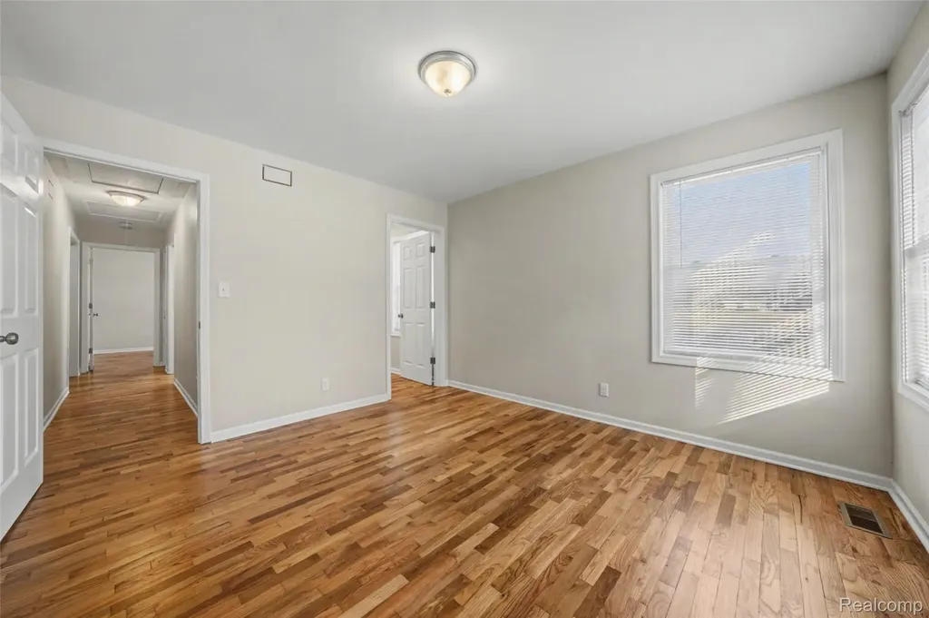 15087 N Holly Road Holly Village MI 48442