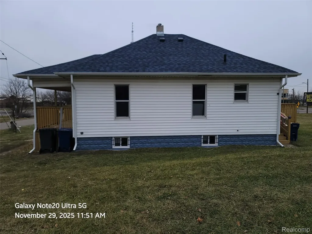 630 E Dartmouth Street Flint City MI 48505