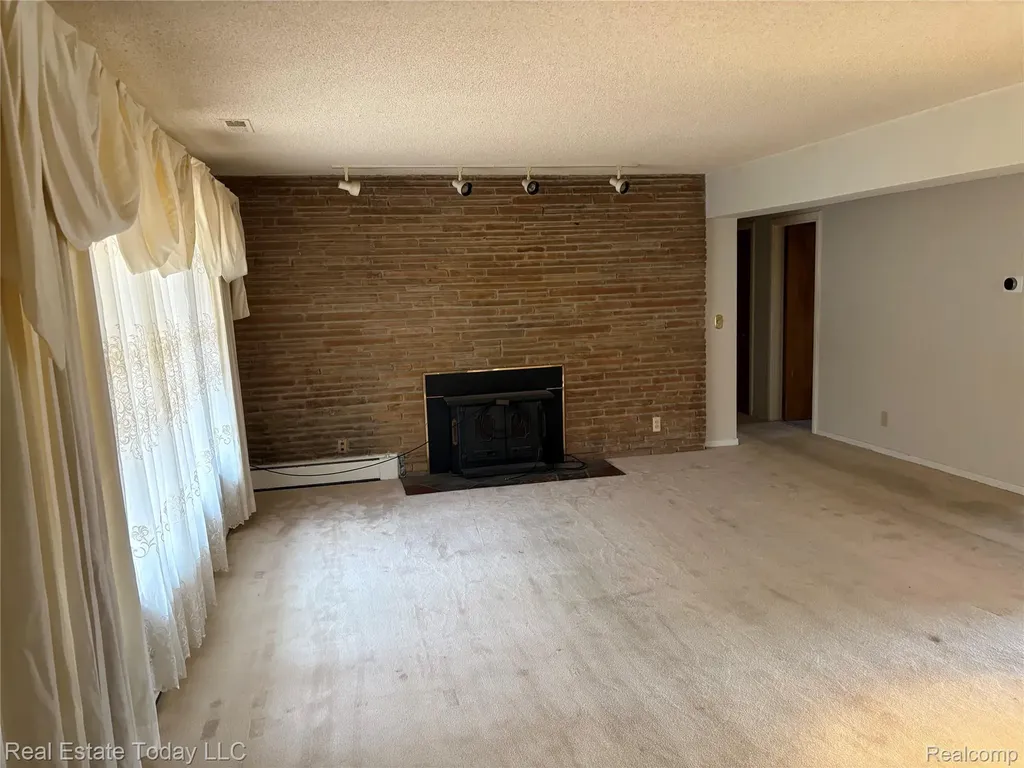 18319 Mcintyre Street Detroit City MI 48219