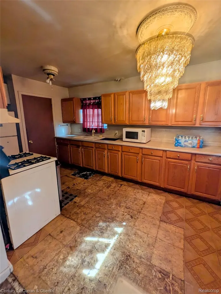 26872 Colgate Street Inkster City MI 48141