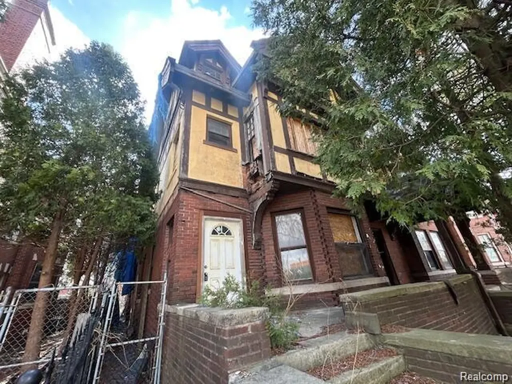 250 Eliot Street Detroit City MI 48201