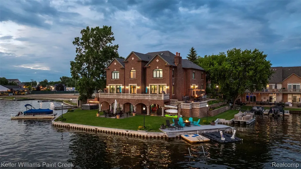 328 S Broadway Street Lake Orion Village MI 48362