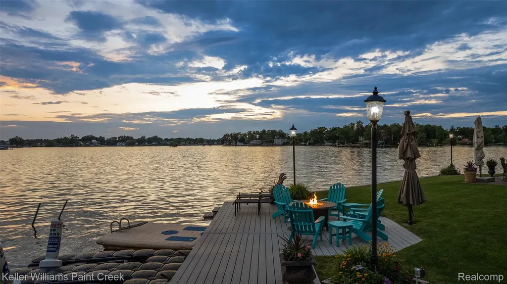 328 S Broadway Street Lake Orion Village MI 48362
