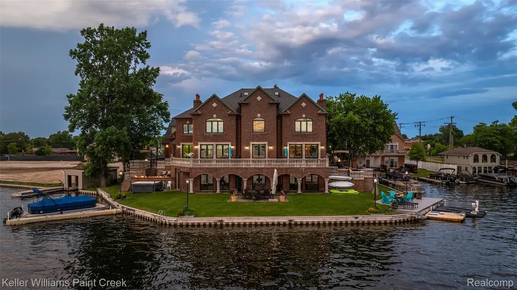 328 S Broadway Street Lake Orion Village MI 48362
