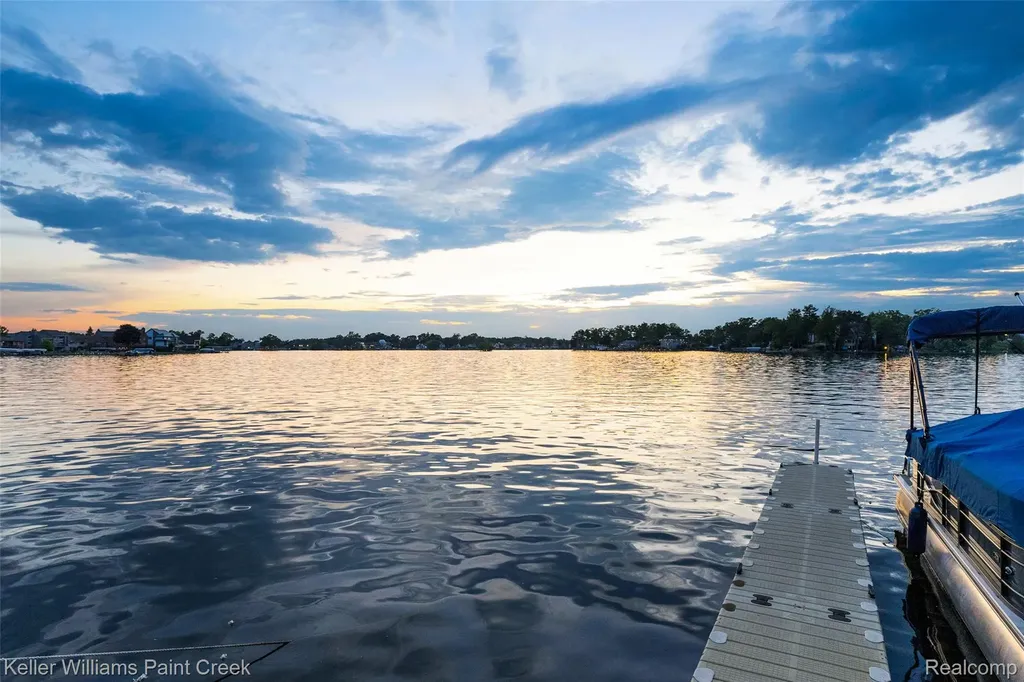 328 S Broadway Street Lake Orion Village MI 48362
